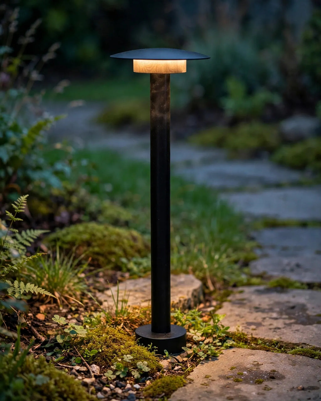 (TLD) UFO TOWER -Tall Minimal Garden Bollard Pathway Light (Warm White) -12 WT