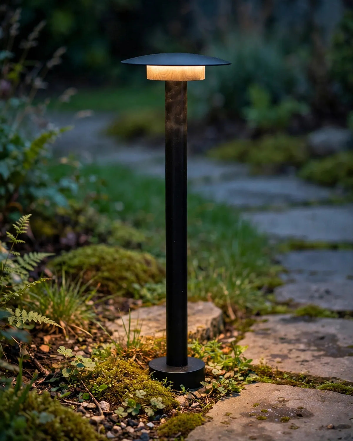 (TLD) UFO TOWER -Tall Minimal Garden Bollard Pathway Light (Warm White) -12 WT