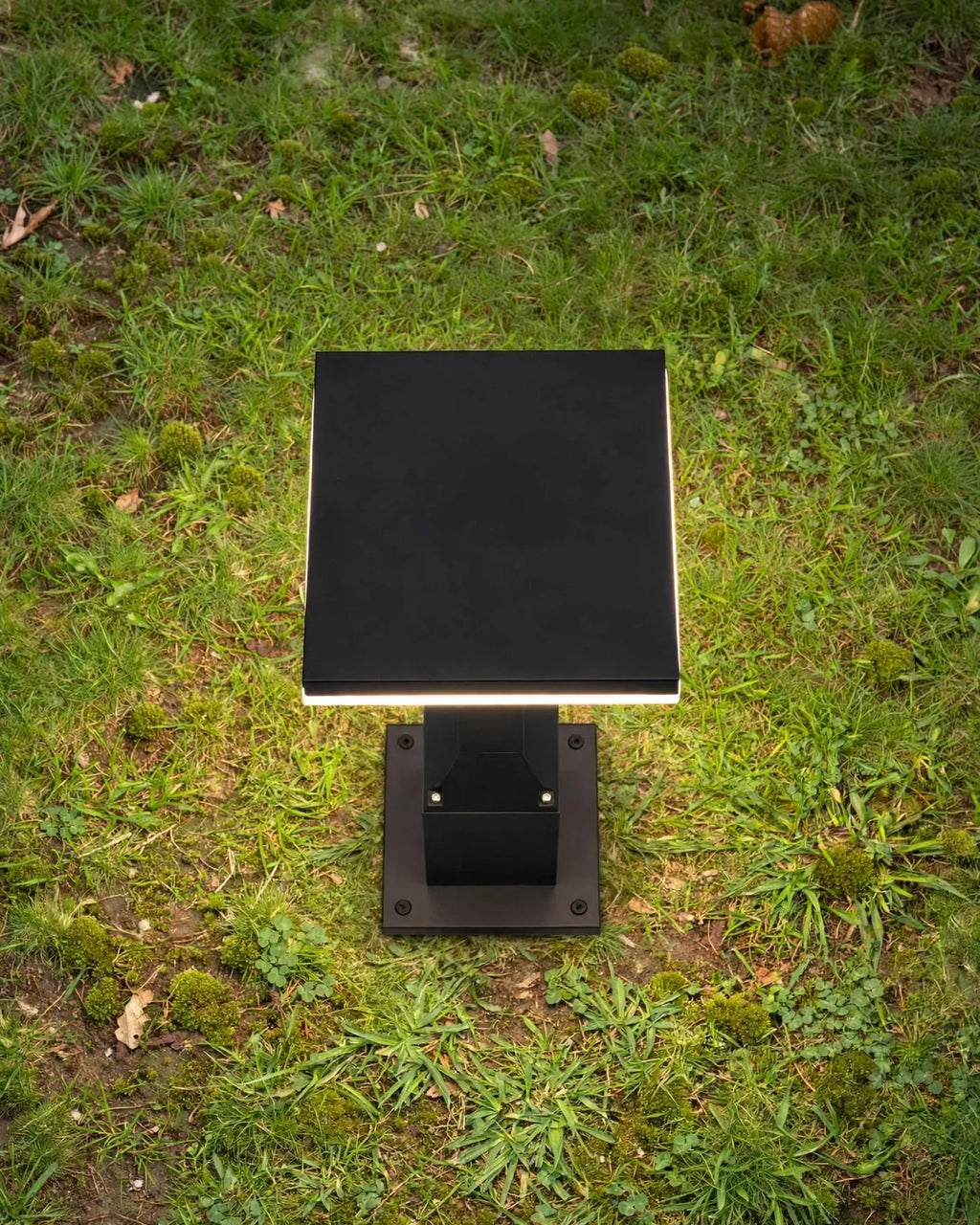 (TLD) Minimalist Square Top Outdoor Lawn & Garden Bollard Light -12 WT