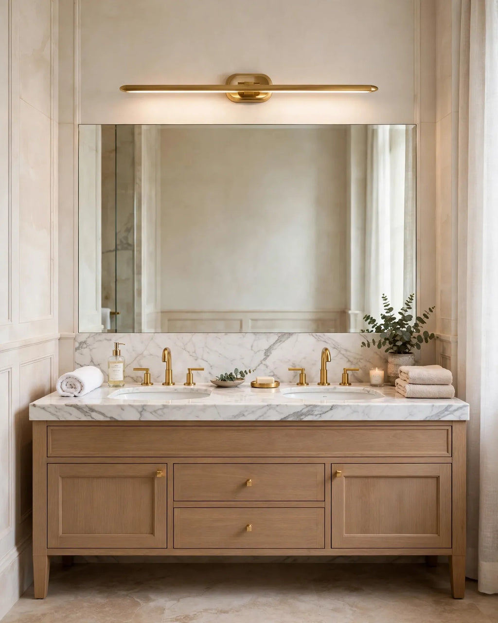 (TLD) Ultra Slim Gold Pencil Mirror Light