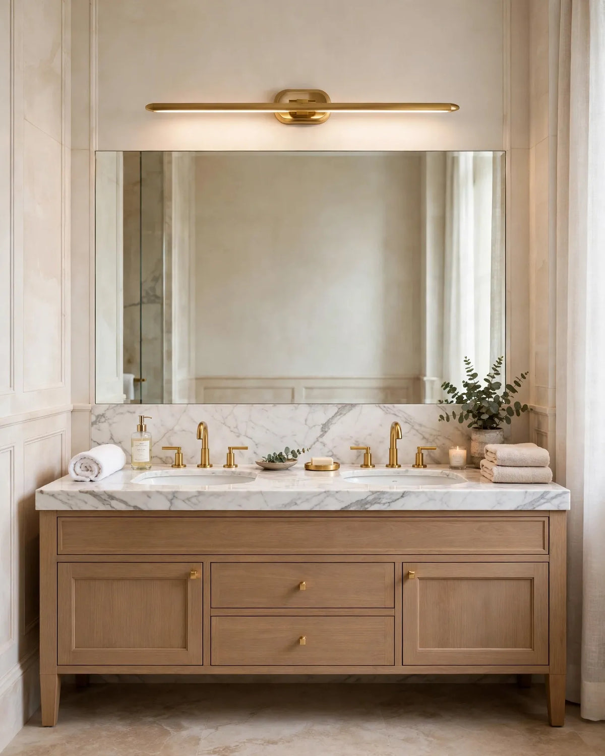 (TLD) Ultra Slim Gold Pencil Mirror Light