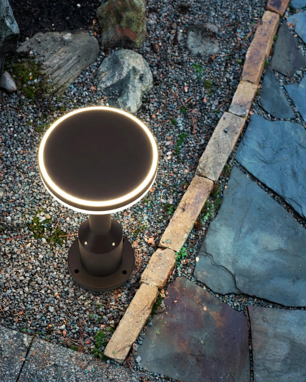 (TLD) Flat Top Outdoor Lawn Light -12 WT